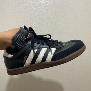 adidas Men's Samba Classic Indoor Soccer Shoes